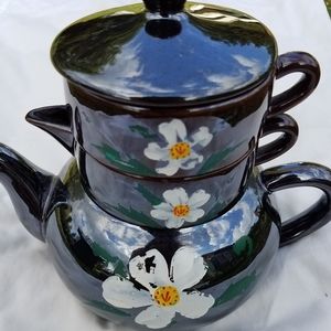 Vintage
Lustreware teapot, sugar and creamer stack